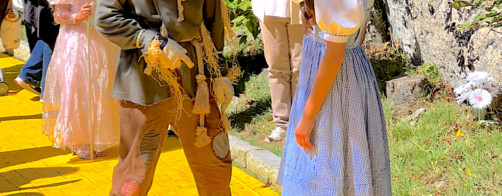 Land of Oz Theme Park Dorothy and Scarecrow